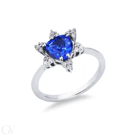 Anello in oro bianco 18k con zaffiro blu a cuore e 6 petali in diamanti